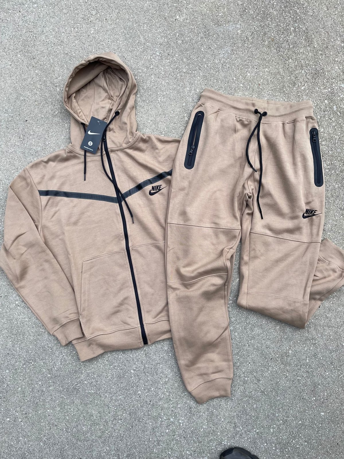 Men’s Wheat Tech Zip Up Hoodie Sweatpants Set