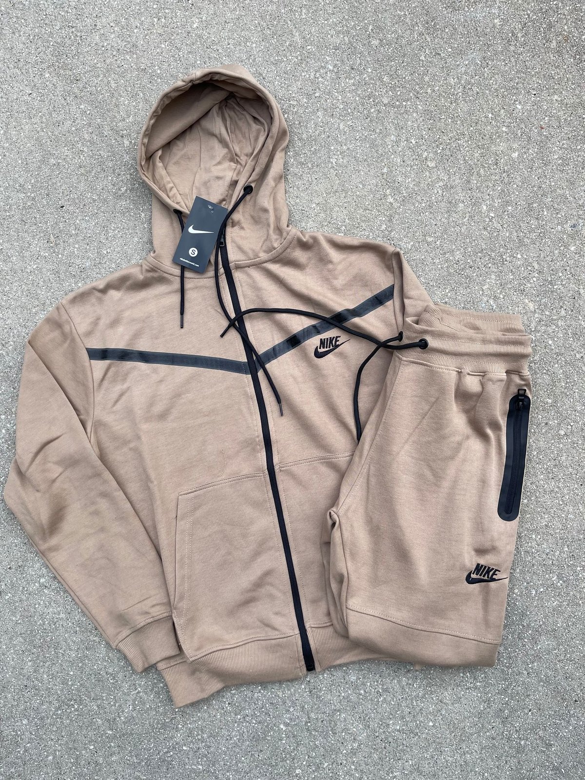 Men’s Wheat Tech Zip Up Hoodie Sweatpants Set