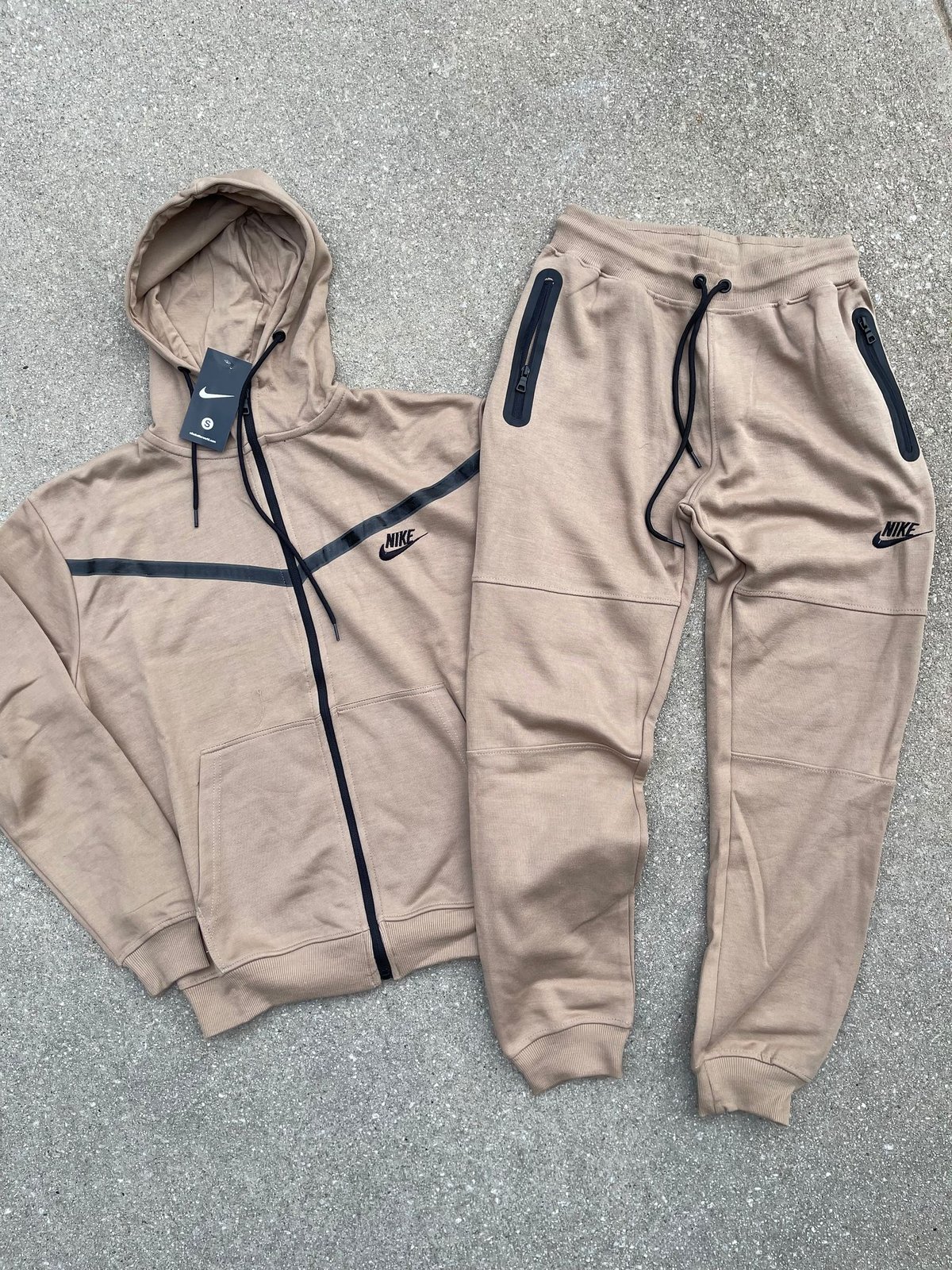 Men’s Wheat Tech Zip Up Hoodie Sweatpants Set