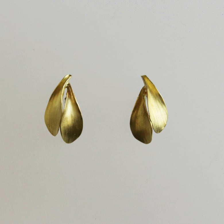 Image of wave 2 elements earrings