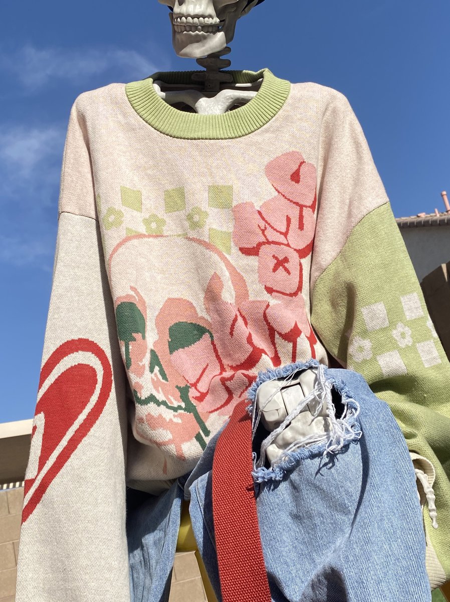 Girl you can wear my sweatshirt UNMOTI