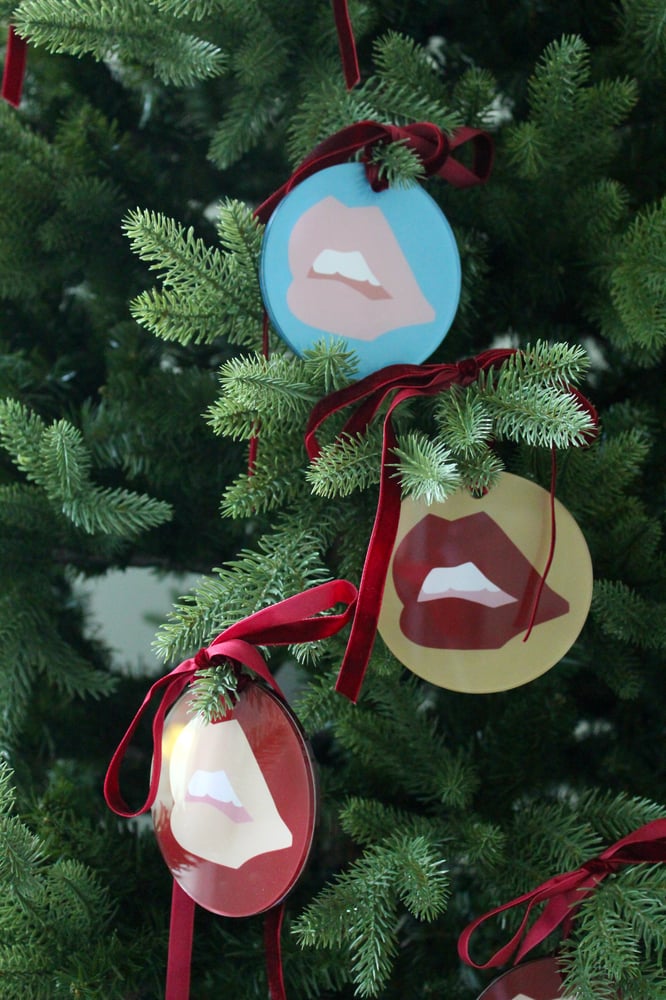 Image of Set of Three Bésame Ornaments