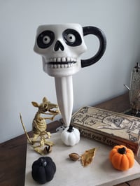 Image 2 of Mr. Deadman Plant Feeder