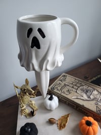 Image 2 of Ghost Plant Feeder 