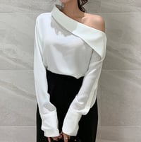 Image 2 of TOP TIER BLOUSE (WHITE)