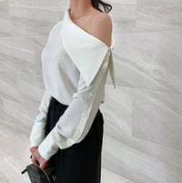 Image 4 of TOP TIER BLOUSE (WHITE)