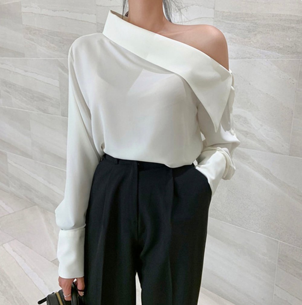 Image of TOP TIER BLOUSE (WHITE)