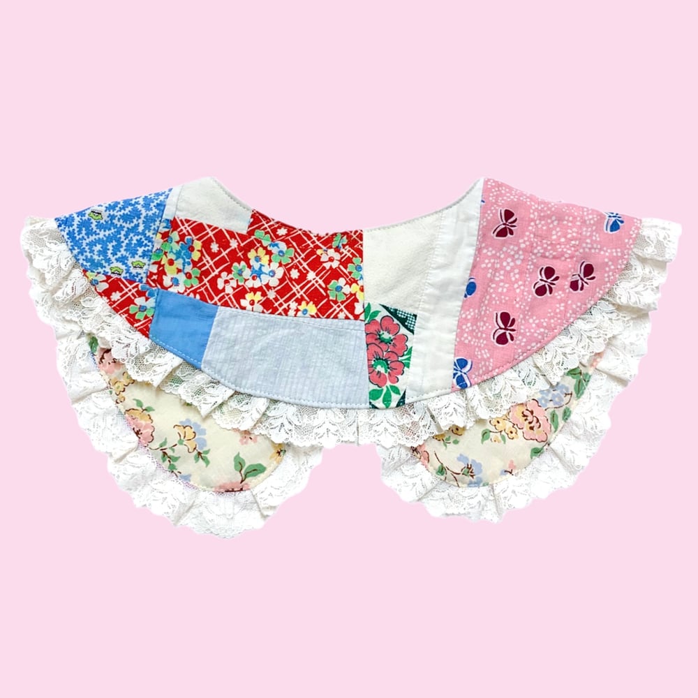 Image of Reversible Detachable Collar — Patchwork Quilt & Floral
