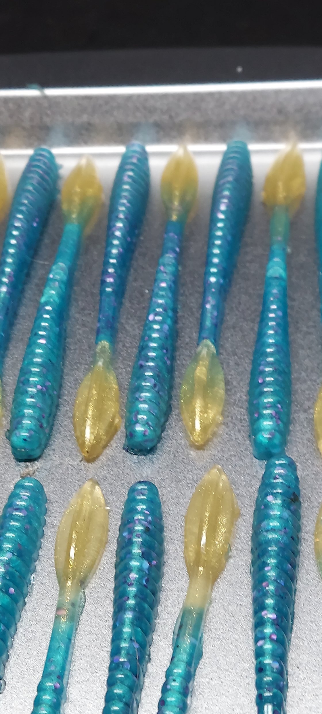 Image of Vert worm open pour