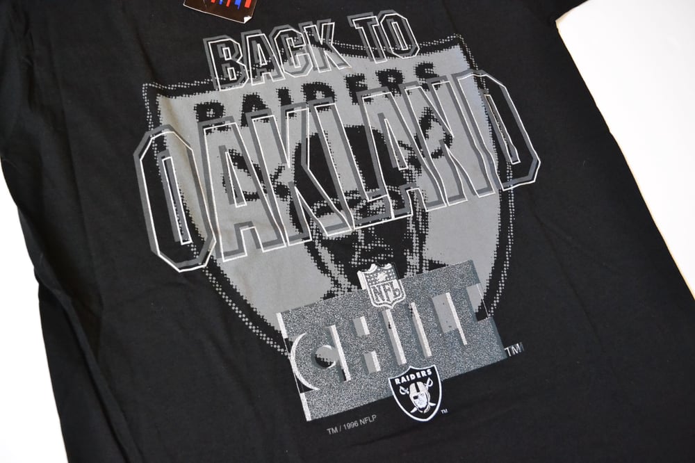 Image of Vintage 1996 Oakland Raiders "Welcome Back" NFL Chill T-Shirt Sz.XL