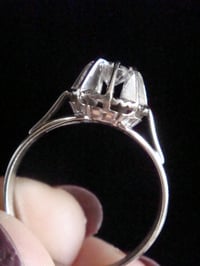 Image 3 of VINTAGE 18CT WHITE GOLD DIAMOND SOLITAIRE RING Si1 AND H-I COLOUR 0.40CT