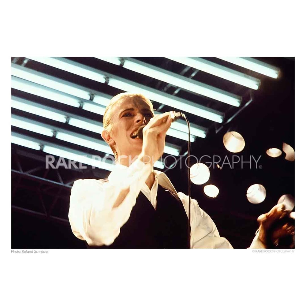 David Bowie - Flashing No Color, Royal Tennis Hall 1976