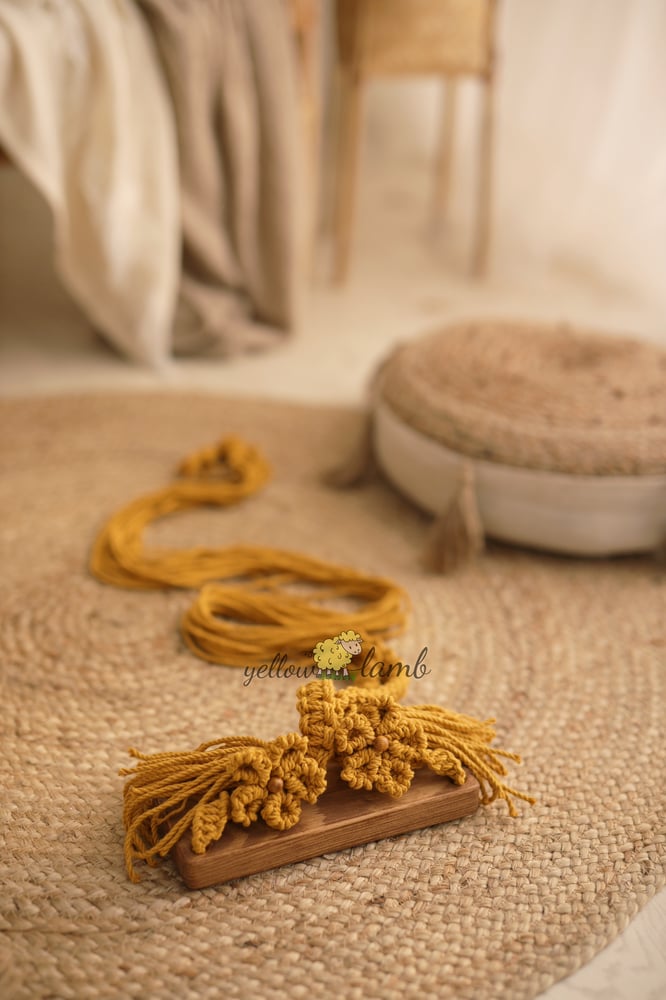 Image of « tiny macrame swing - mustard with whiskey brown - #2 »