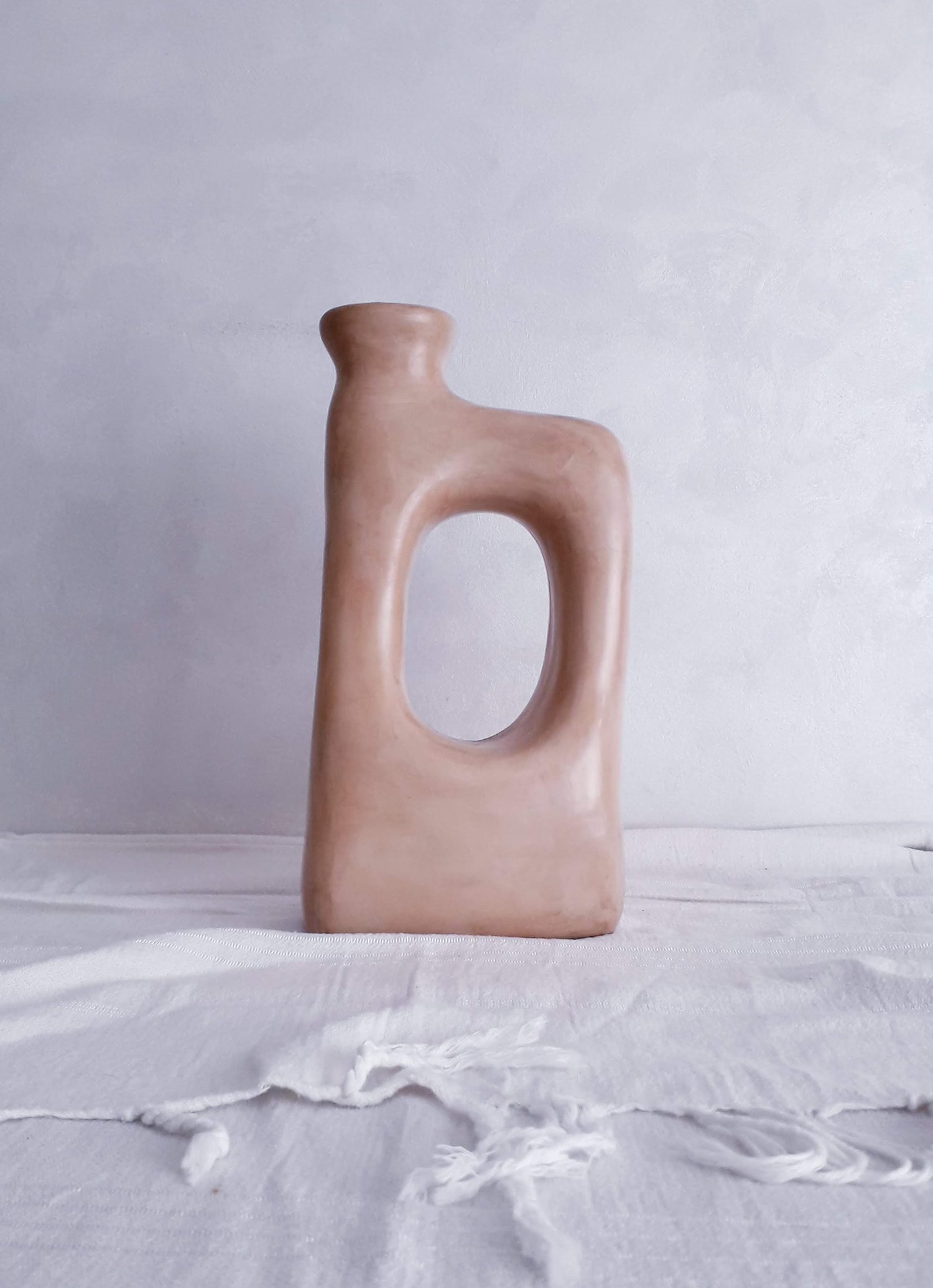 Image of TERRACOTTA VASE - NUDE