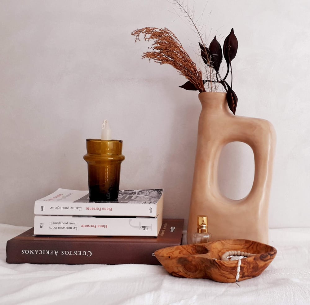 Image of TERRACOTTA VASE - NUDE
