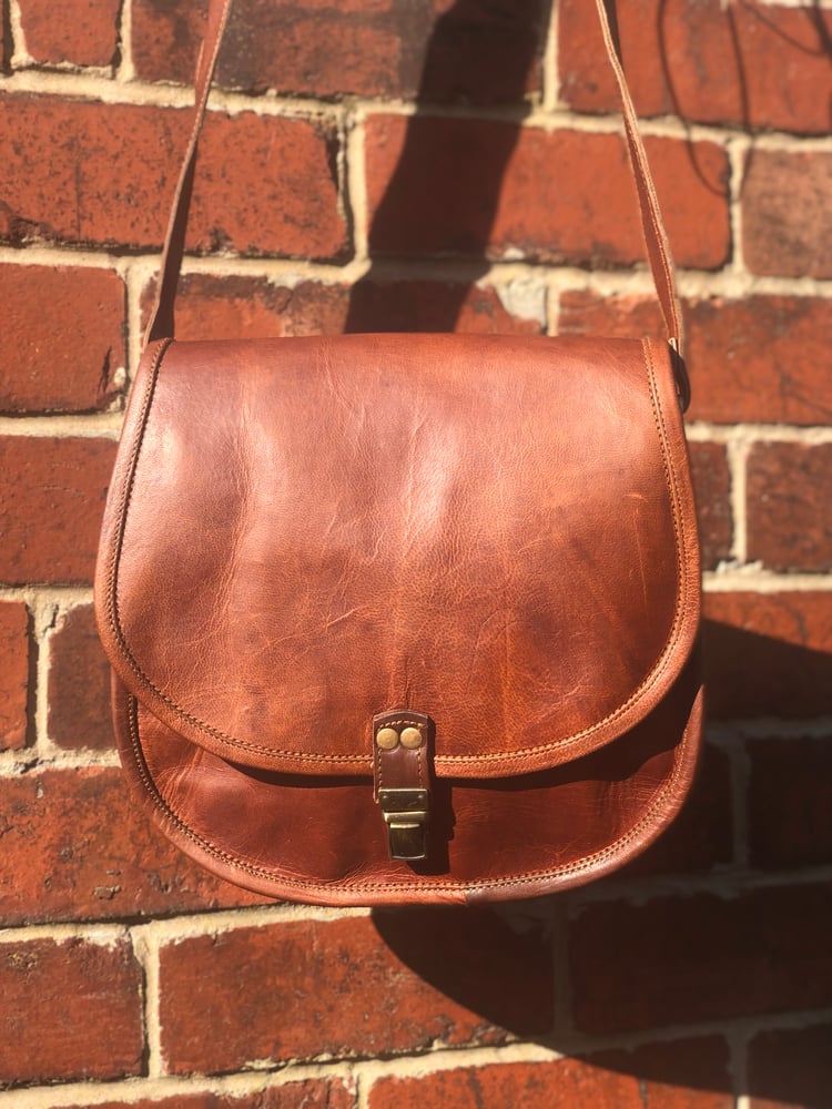 Image of Handmade Leather Saddle Bag, Plain Front - Medium