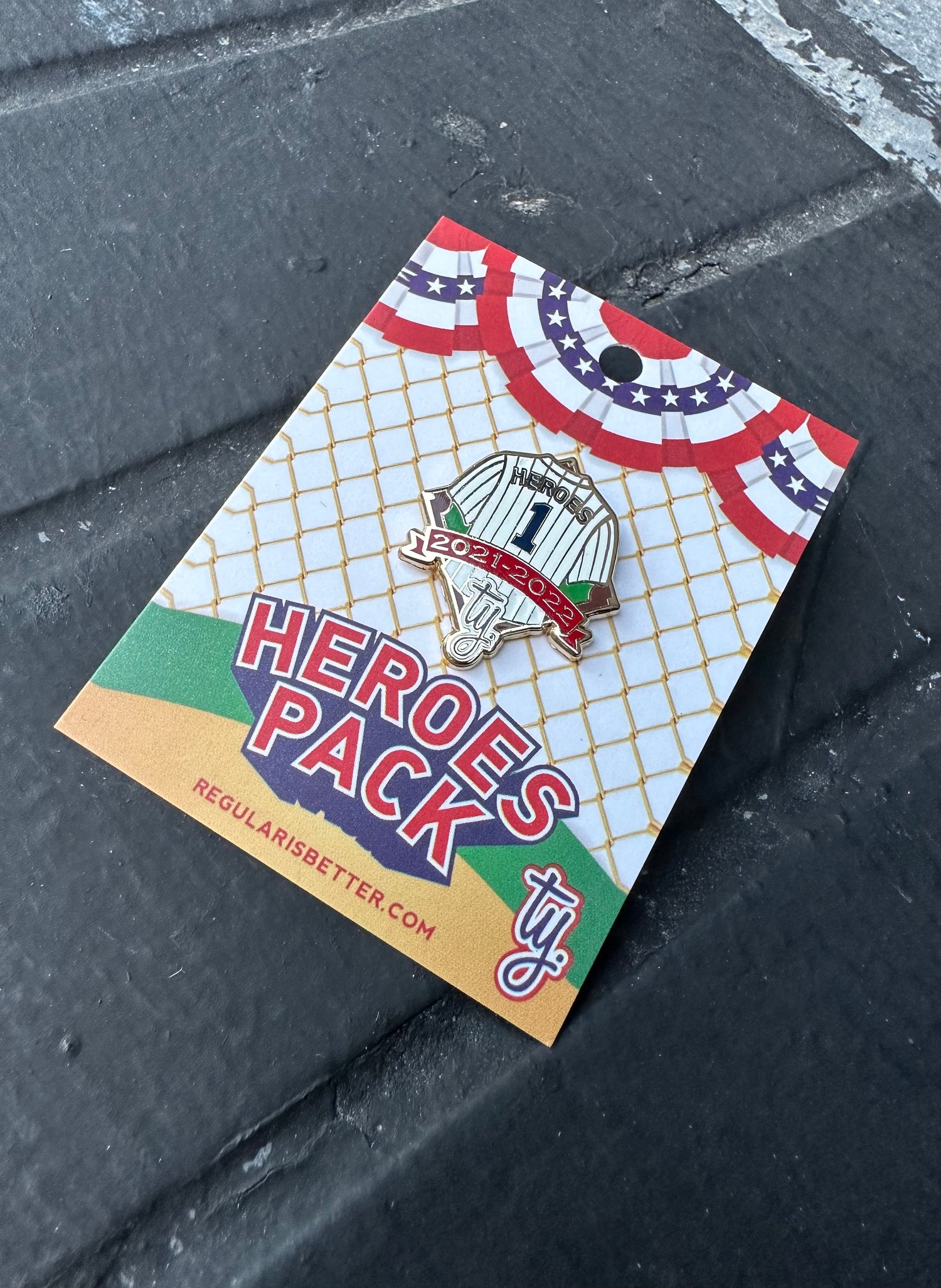 Image of Heroes Pin Gold