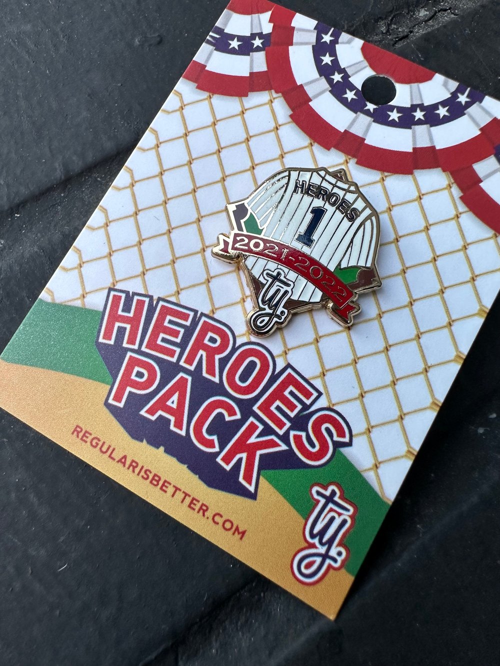 Image of Heroes Pin Gold