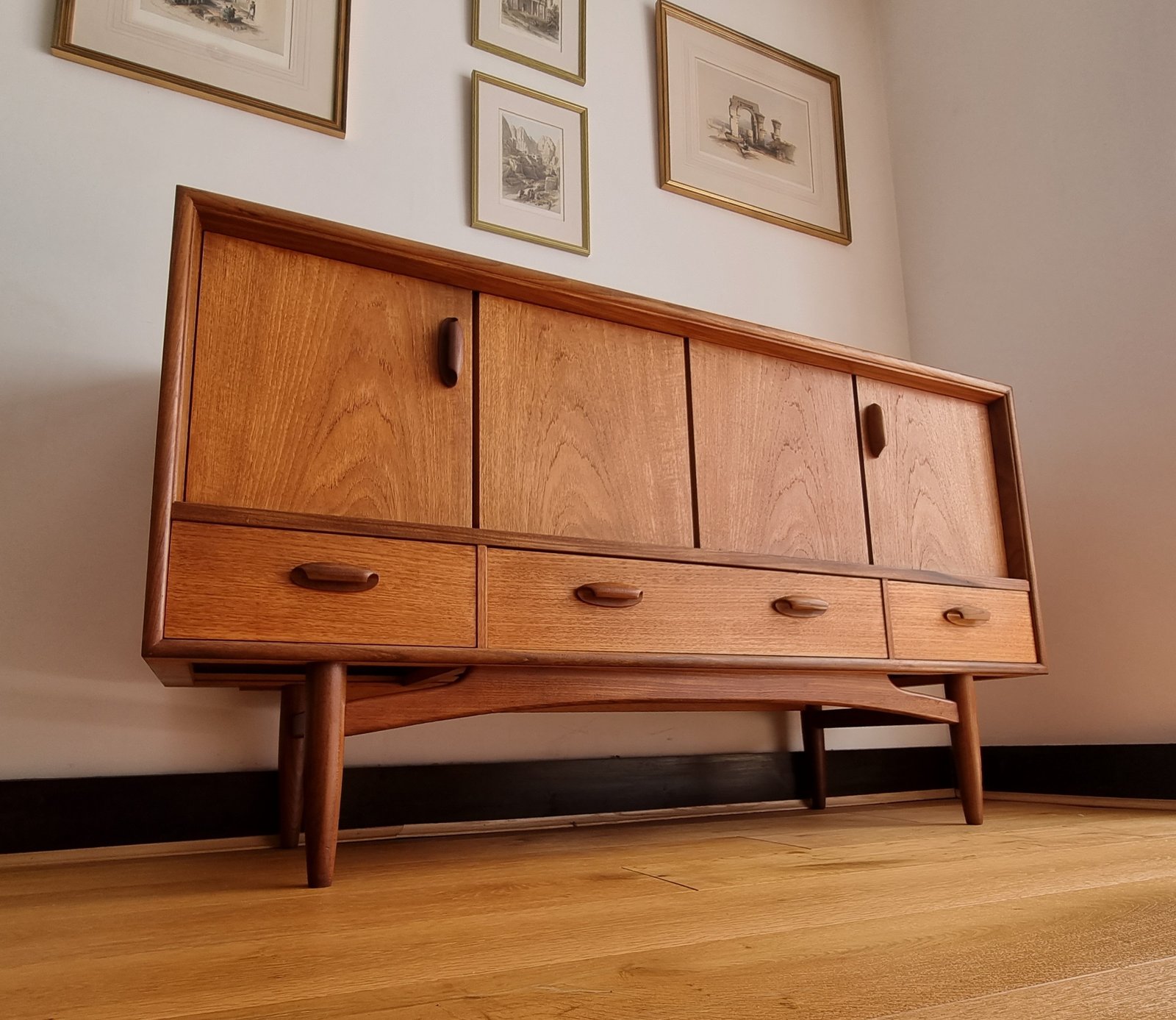 SCANDINAVIAN DESIGN 4057' VICTOR WILKINS FOR G PLAN SIDEBOARD