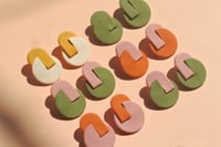 Image 5 of Arch Overlap Statement Studs