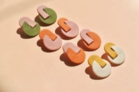 Image 1 of Arch Overlap Statement Studs