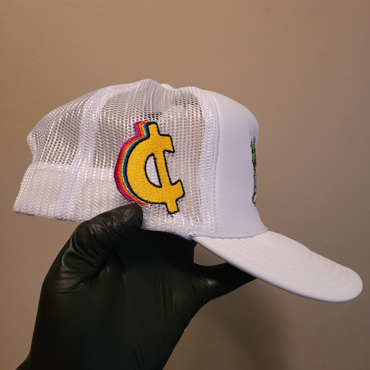 Beach Scene trucker hat(white)