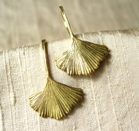 Image 4 of Ginkgo Leaf Earrings 18k Gold