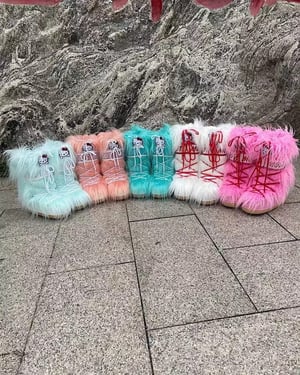 Image of Hello Kitty Moon Boots