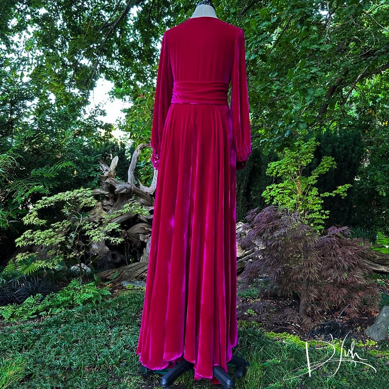 "Drunken Berry" Limited Edition Silk Velvet Beverly Dressing Gown Image 4