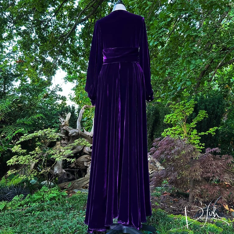 Deep Purple Limited Edition Silk Velvet Beverly Dressing Gown PRE-ORDER FOR NOVEMBER DELIVERY Image 4