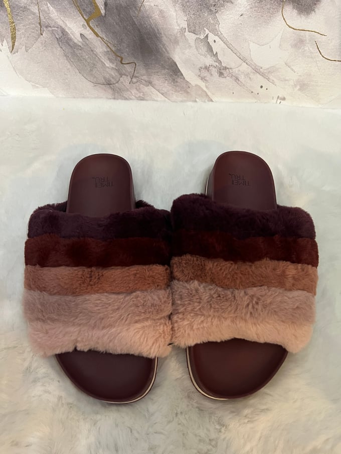 Image of Fluffy slippers 