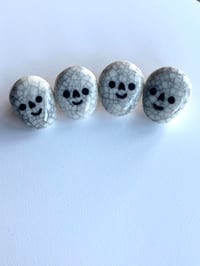 Image of Ceramic skull pin badge - stained