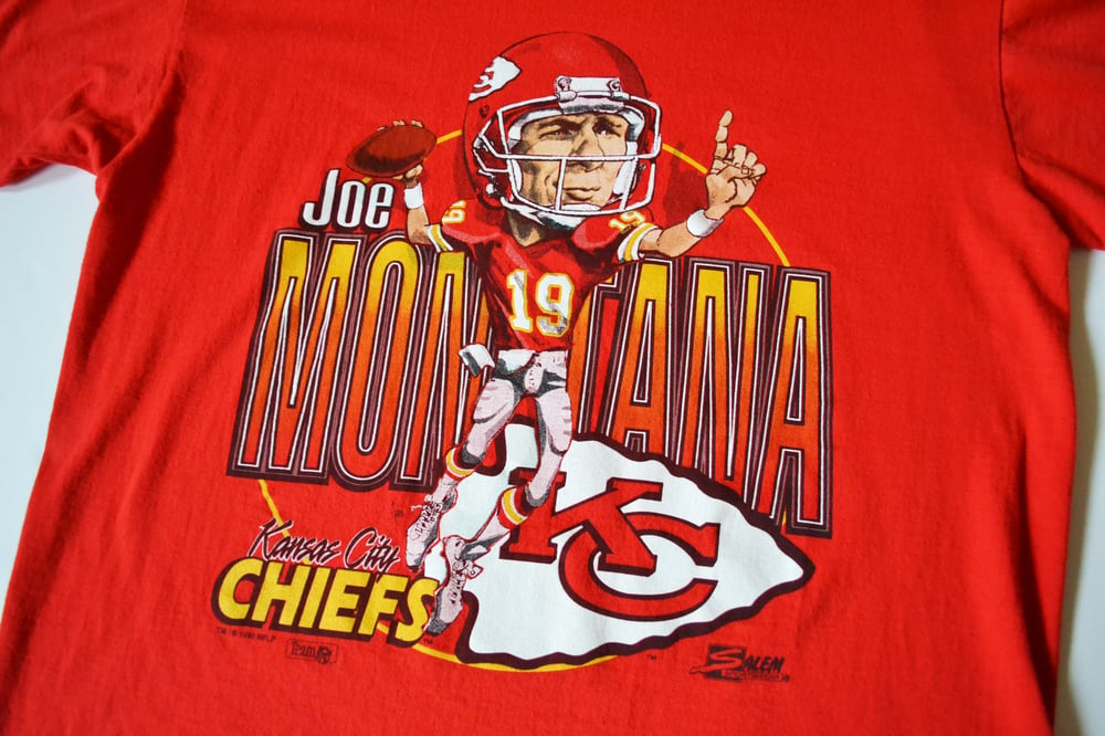 Image of Vintage 1993 Kansas Chiefs Joe Montana Salem Sportswear Caricature T-Shirt Sz.L