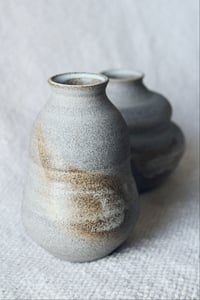 Image 4 of Curved Ashen Vase Nº1