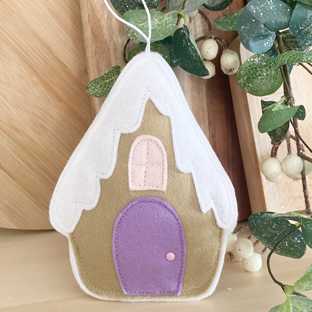 Image of Gingerbread house decoration 