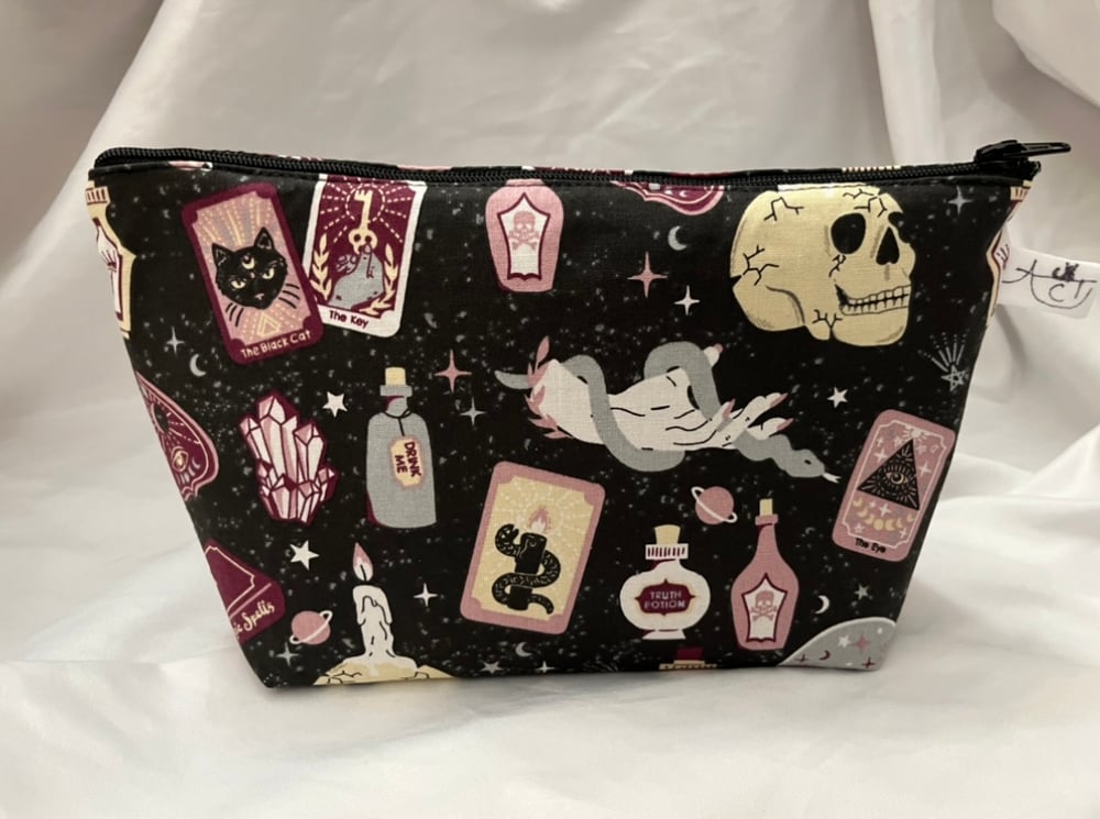 Image of Magical Items Zipper Pouch