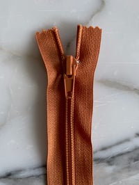 Brændt Orange - plastik spiral lynlås - IKKE delbar - 25 cm