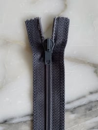 Mørkegrå - plastik spiral lynlås - IKKE delbar - 25 cm