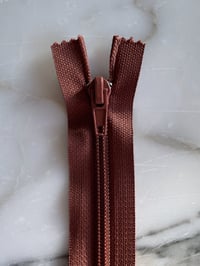 Brun - plastik spiral lynlås - IKKE delbar - 25 cm