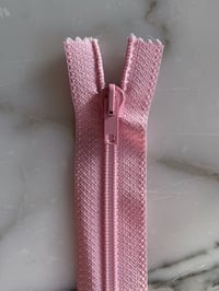 Lyserød - plastik spiral lynlås - IKKE delbar - 25 cm