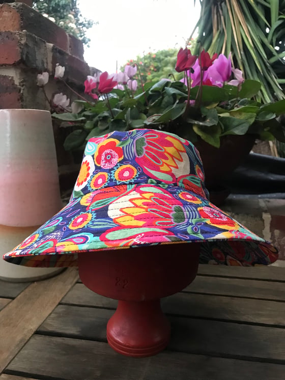 Image of KylieJane sun hat-navy floral 
