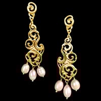 Image 1 of NUAGES BAROQUE Big Earring - 3 Pearls - Various Colours