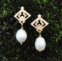 Image 2 of AZTECAH Earring Petite with Oval Pearl