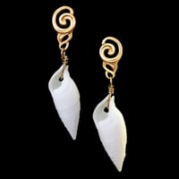 Image 2 of NUAGES BAROQUE Earring Petite - Sea Conch