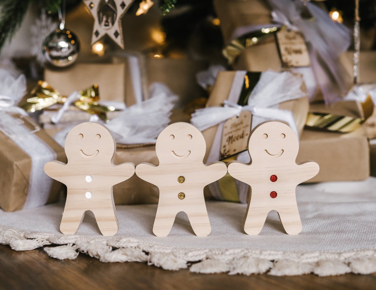 Image of Wooden Gingerbread Set