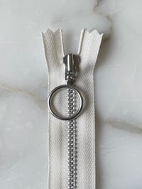 Lynlås med ring - Råhvid