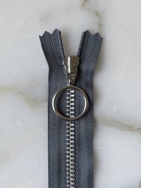 Lynlås med ring - Grå