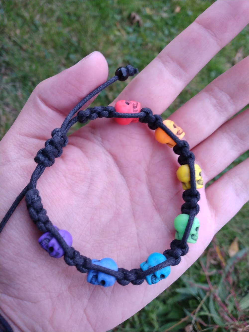 Skully macrame bracelet ( 10 color options )