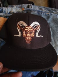 Black Sheep Fitted Reg Logo