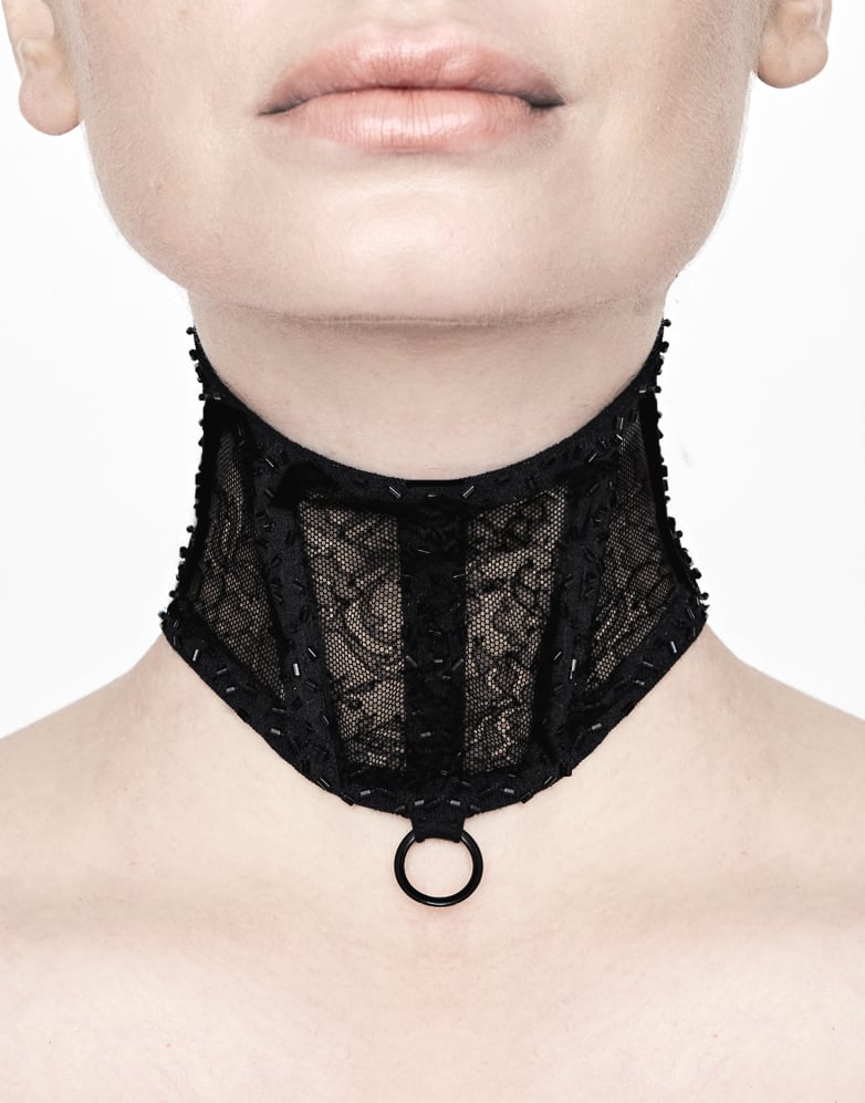 Image of VENUS LACE POSTURE COLLAR